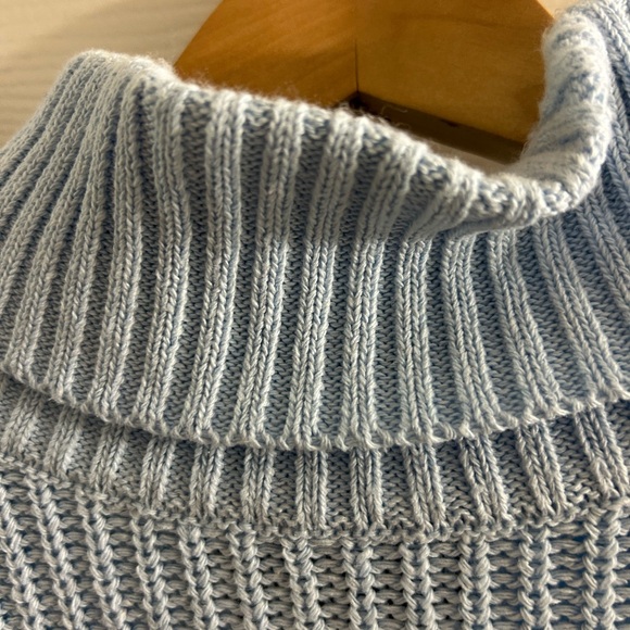 Excellent condition 
Unisex sweater - Picture 3 of 4